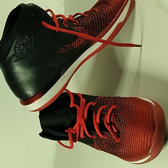 Nike Air Jordan Xxxi Flynit Banned Edition Size 11 Red And Black Sneakers. - Picture 8 of 8